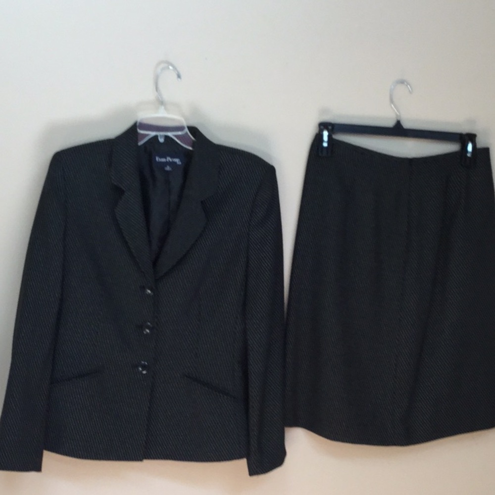 Evan Picone Business Suit